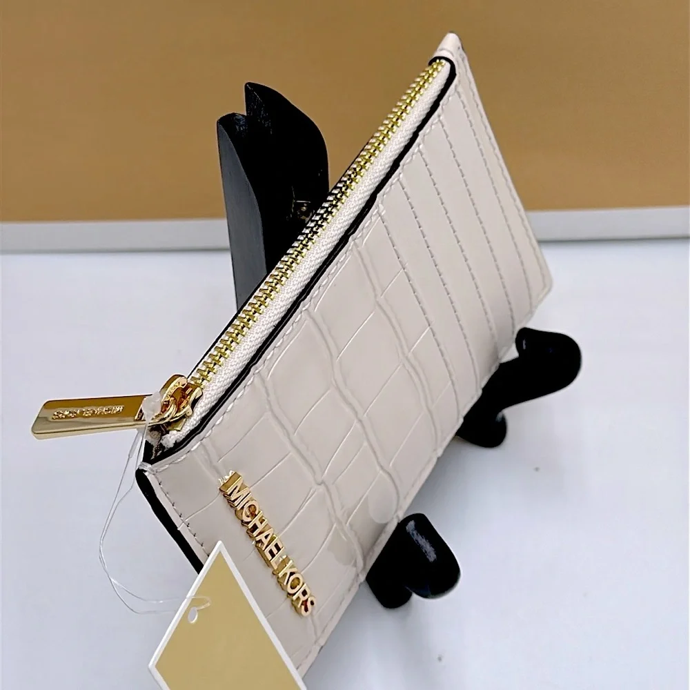 MICHAEL KORS JET SET TRAVEL MEDIUM TZ CARD CASE IN LIGHT CREAM
